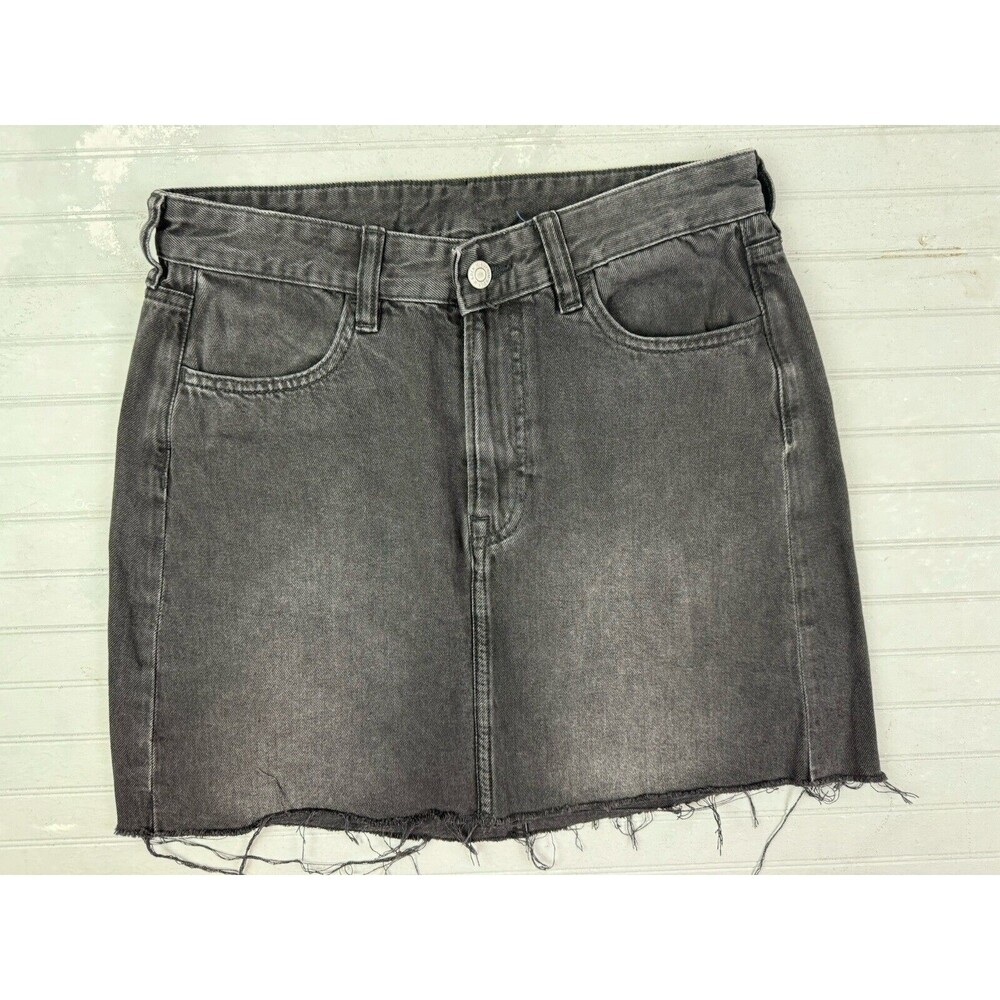 & Denim By H&M Size 6 Womens Skirt Black Denim Jean Short Cotton Raw Hem